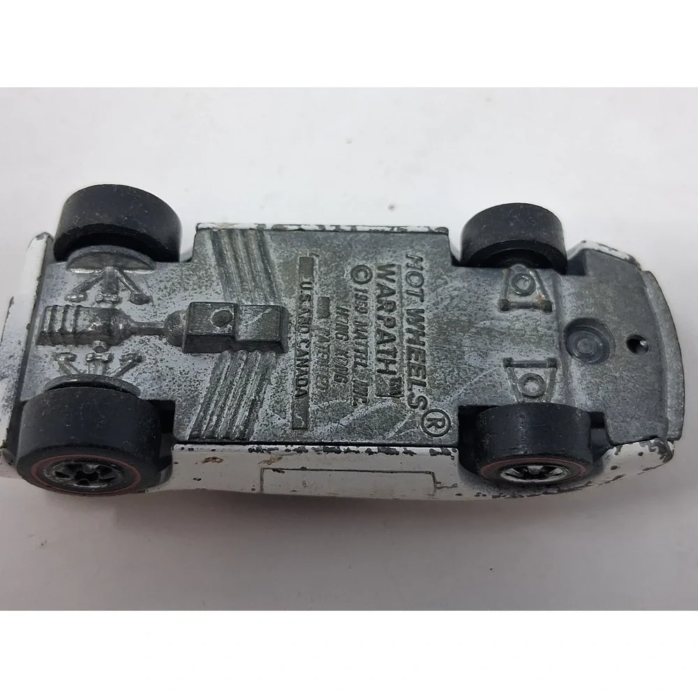 Hot Wheels Redline Warpath White Enamel Flying Colors Vintage Original.  X